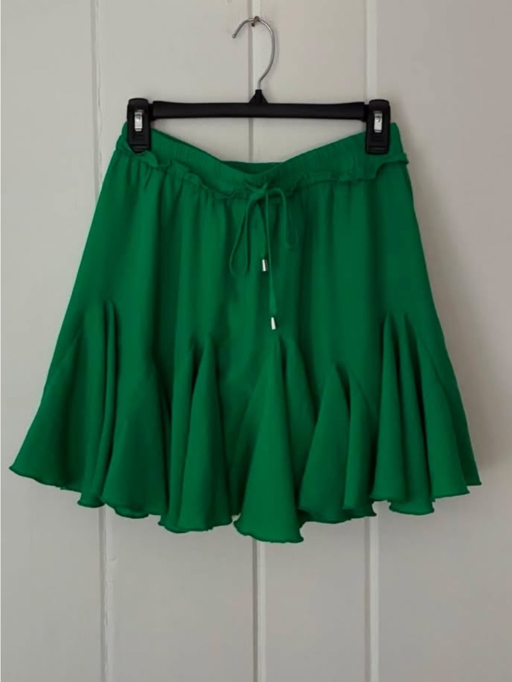Entro flowy ruffled skort, sz M in emerald green